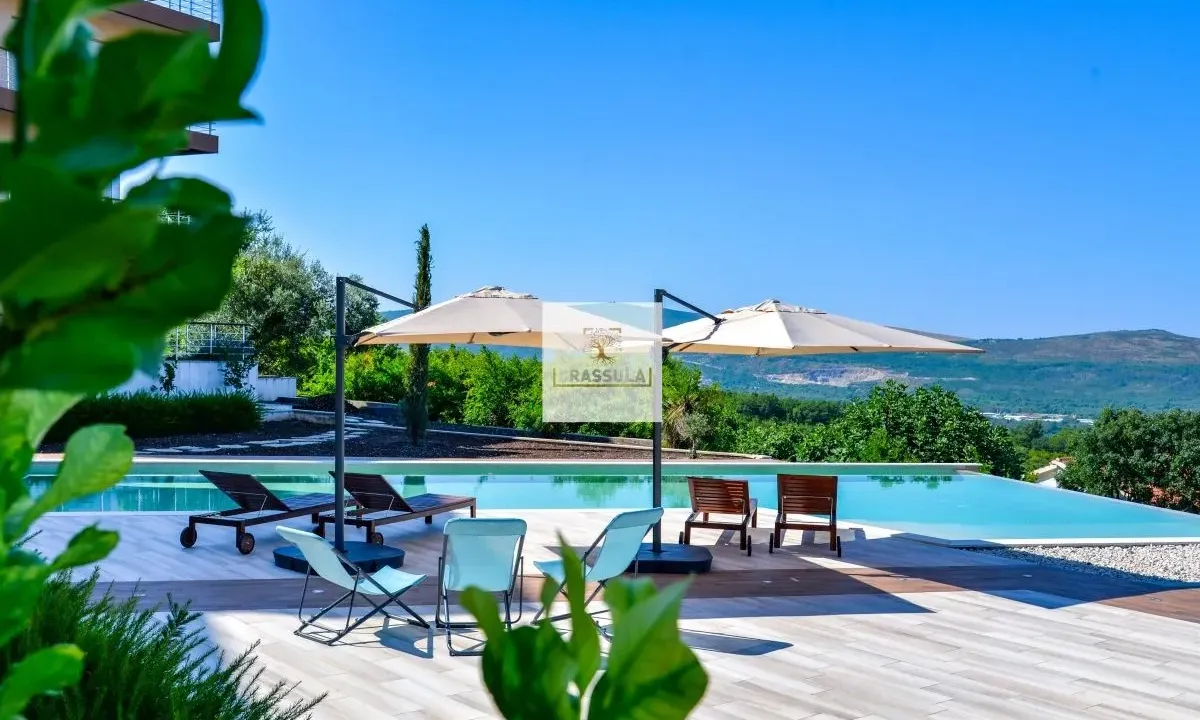 Prodaja, trosoban stan, 120m², Kotor, Crna Gora