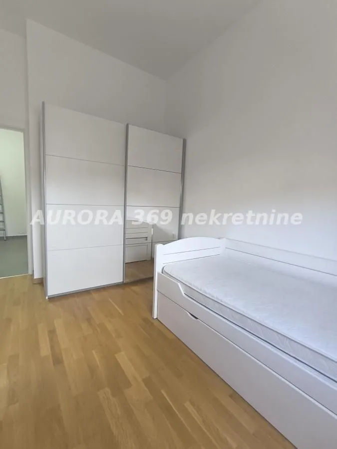 Prodaja, trosoban stan, 71m², Stari Majur, Petrovaradin