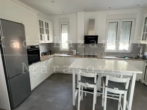 Izdavanje, četvorosoban stan, 106m², Kalenić Pijaca, Vračar Sve Podlokacije - image 9