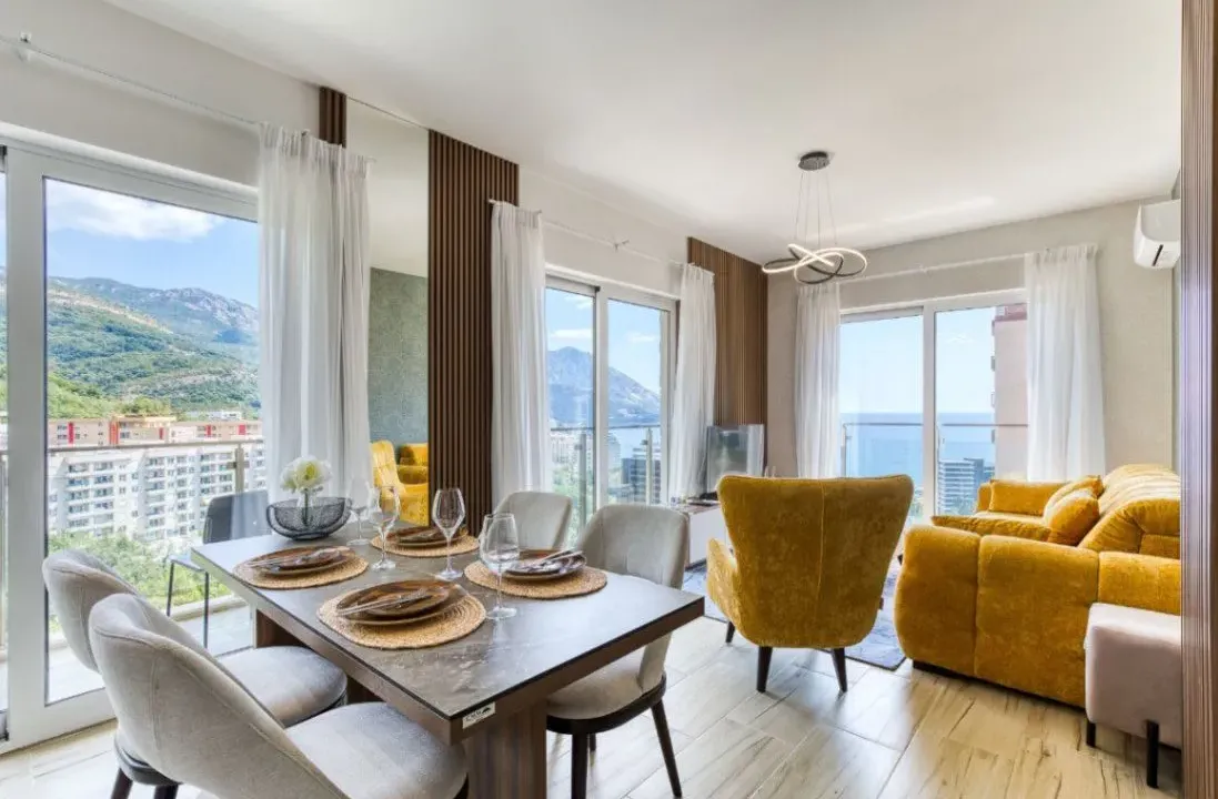Rent, three bedroom apartment, 115m², Bečići, Budva