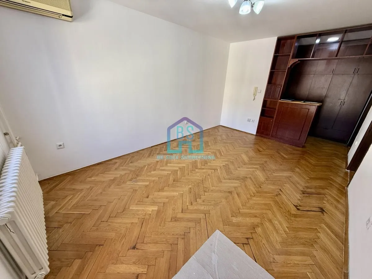 Prodaja, dvosoban stan, 40m², Bulevar Oslobodjenja, Novi Sad Sve Podlokacije