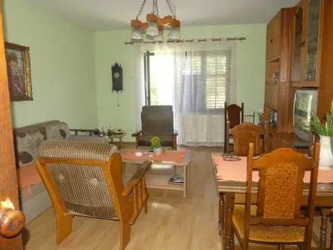 Prodaja, kuća, 250m², Kolonija, Jagodina - image 3
