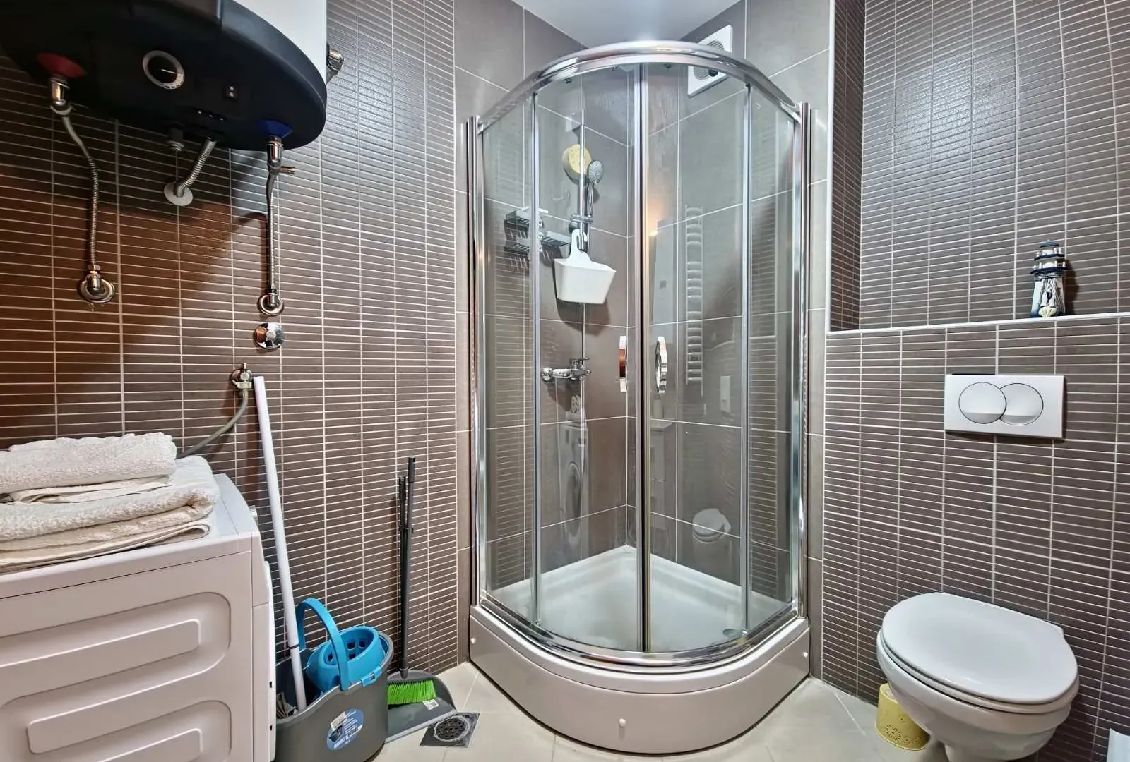 Izdavanje, garsonjera, 42m², Bečići, Budva