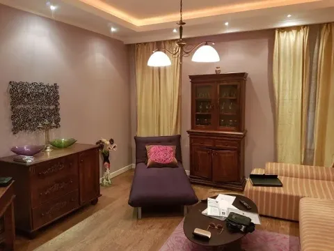 Izdavanje, dvosoban stan, 70m2, Centar, Beograd Izdavanje, dvosoban stan, 70m2, Centar, Beograd