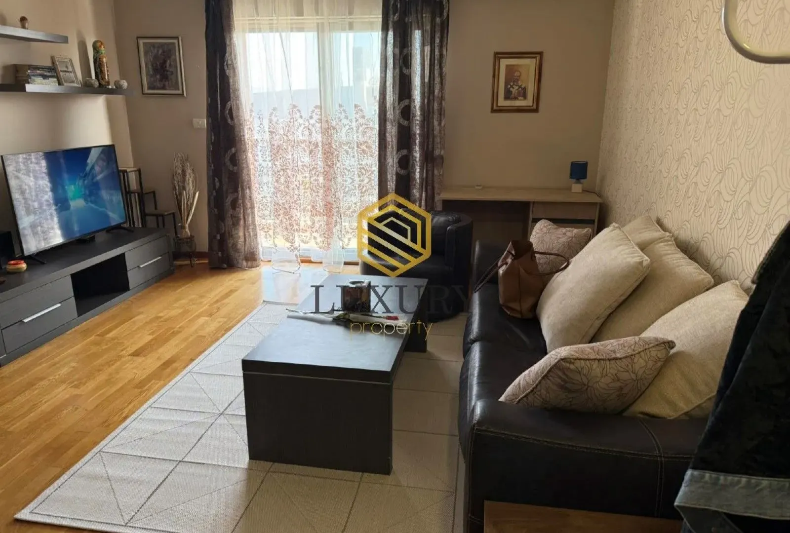 Izdavanje, jednosoban stan, 50m², City Kvart, Podgorica