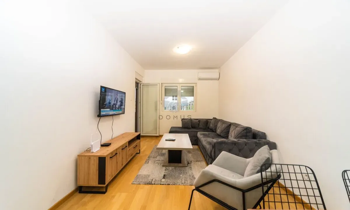 Izdavanje, jednosoban stan, 45m², Tuški Put, Podgorica