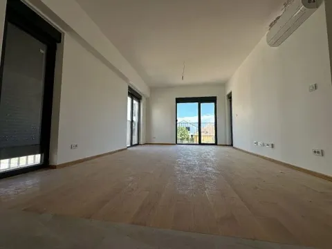 Sale, two bedroom apartment, 76m², Gornja Gorica, Podgorica - image 2