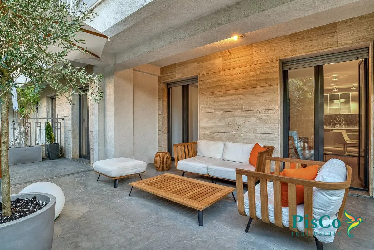 Prodaja, dvosoban stan, 90m², Gorica C, Podgorica