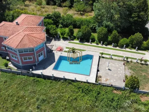 Prodaja, kuća, 340m², Jastreb, Danilovgrad - image 1