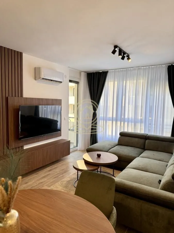 Izdavanje, dvosoban stan, 50m², Pantelej, Niš