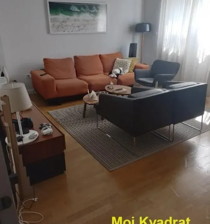 Izdavanje, trosoban stan, 126m², Vukov Spomenik, Zvezdara Sve Podlokacije