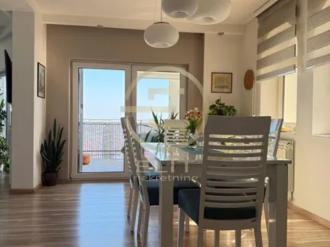 Prodaja, kuća, 273m², Petrovaradin, Novi Sad - image 15