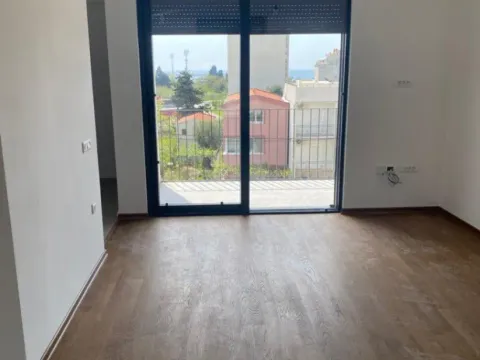 Prodaja, dvosoban stan, 60m², Bar, Crna Gora