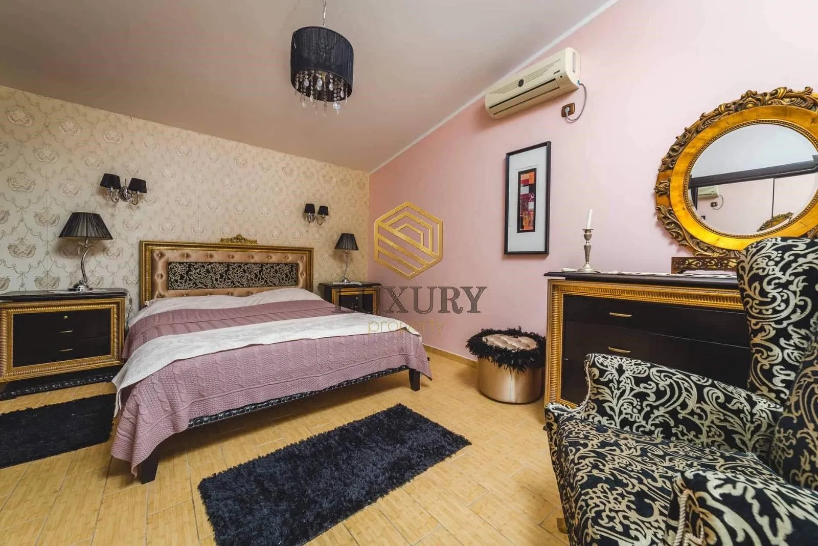 Izdavanje, kuća, 230m², Bečići, Budva