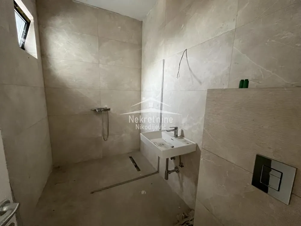 Prodaja, stan, 230m², Zemun Sve Podlokacije, Beograd