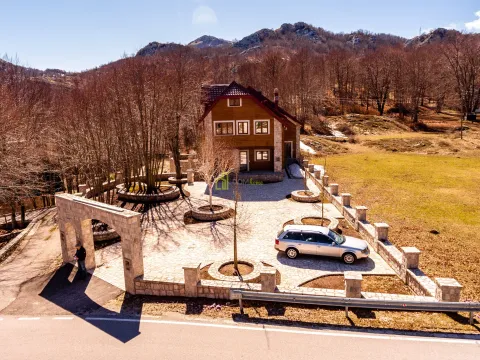 Prodaja, kuća, 285m², Cetinje, Crna Gora - image 7