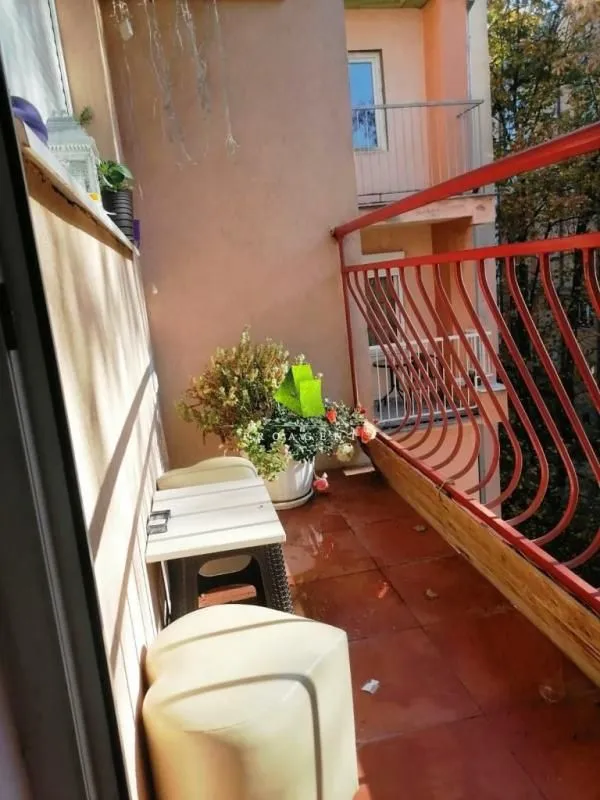 Prodaja, trosoban stan, 80m², Palilula, Niš