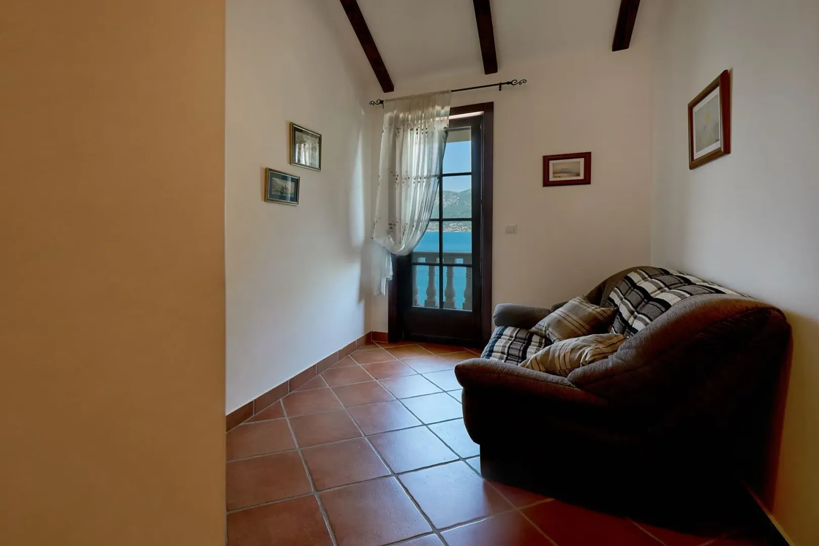 Prodaja, kuća, 235m², Kostanjica, Kotor