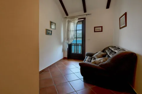 Prodaja, kuća, 235m², Kostanjica, Kotor - image 18