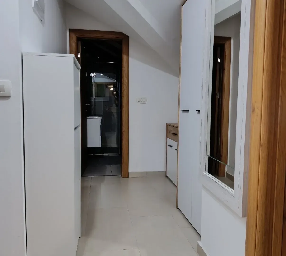 Rent, two bedroom apartment, 88m², Kalimanj, Tivat