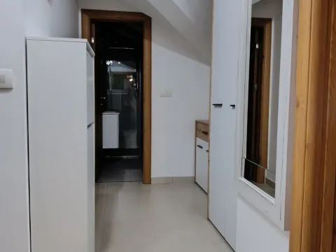 Rent, two bedroom apartment, 88m², Kalimanj, Tivat - image 9