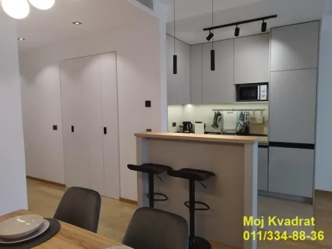 Izdavanje, trosoban stan, 81m², Stari Grad, Beograd - image 7