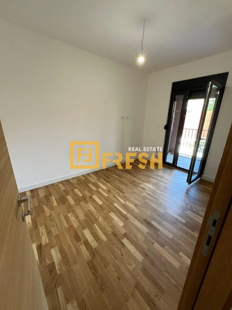 Izdavanje, dvosoban stan, 65m², Cetinje, Crna Gora