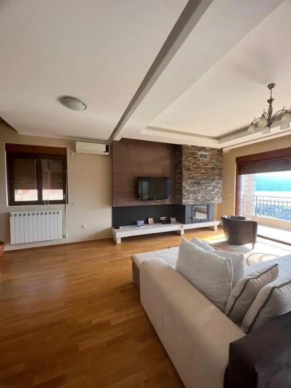 Prodaja, kuća, 227m², Zelenika, Herceg Novi