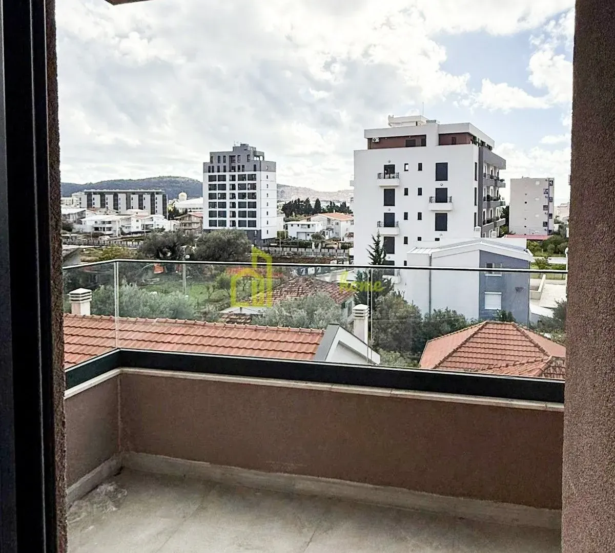 Izdavanje, jednosoban stan, 44m², Šušanj, Bar