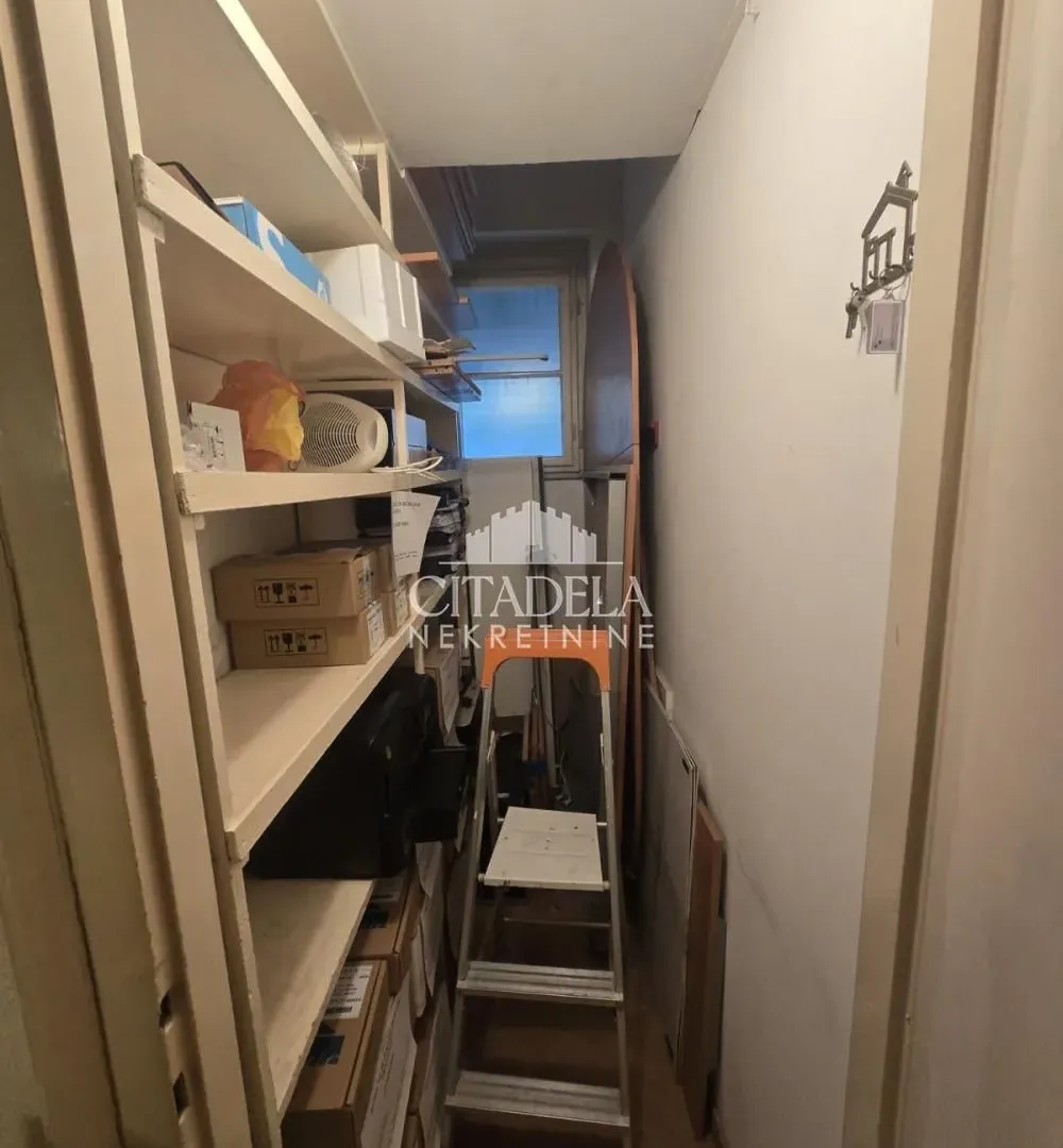 Rent, four bedroom apartment, 100m², Stari Grad, Beograd