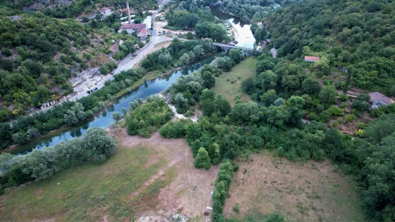 Prodaja, plac, 1300m², Cetinje, Crna Gora