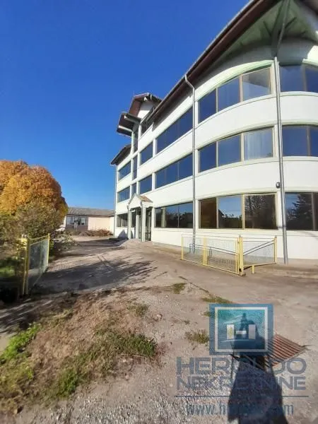 Rent, office space, 1300m², Supska, Ćuprija
