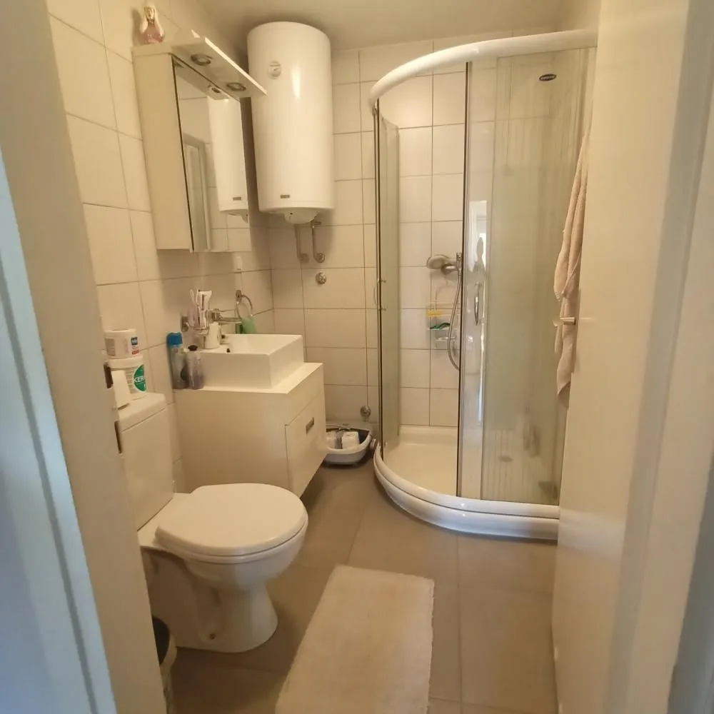 Izdavanje, četvorosoban stan, 85m², Kumodraž 1, Kumodraž Sve Podlokacije