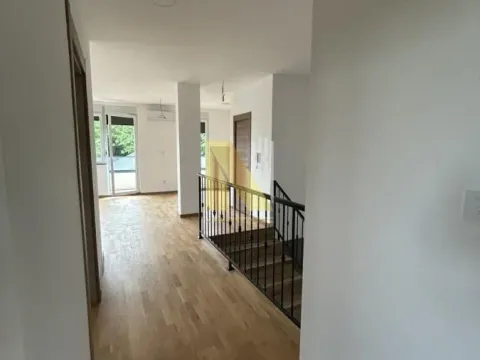 Izdavanje, četvorosoban stan, 92m², Alibegovac, Petrovaradin - image 4