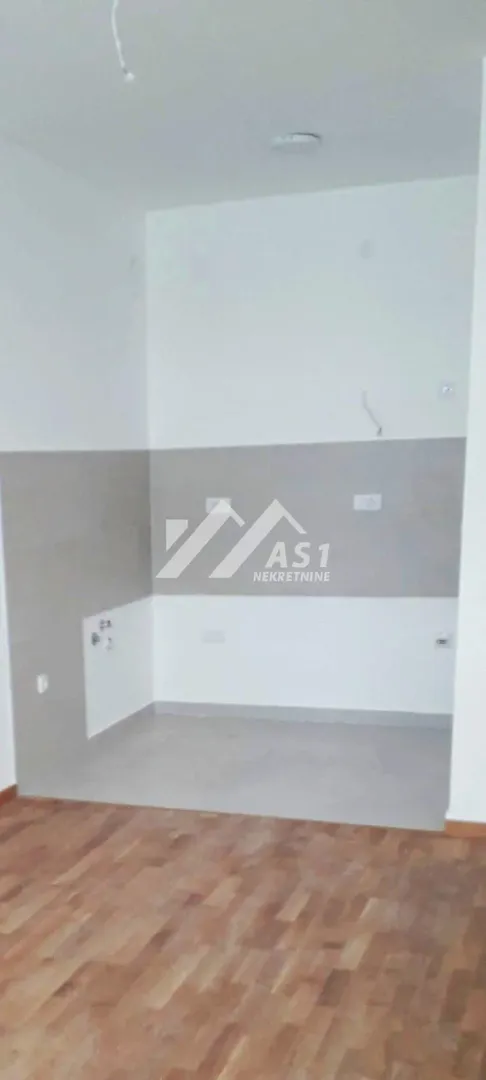 Izdavanje, jednosoban stan, 38m², Socijalno, Novi Sad Sve Podlokacije
