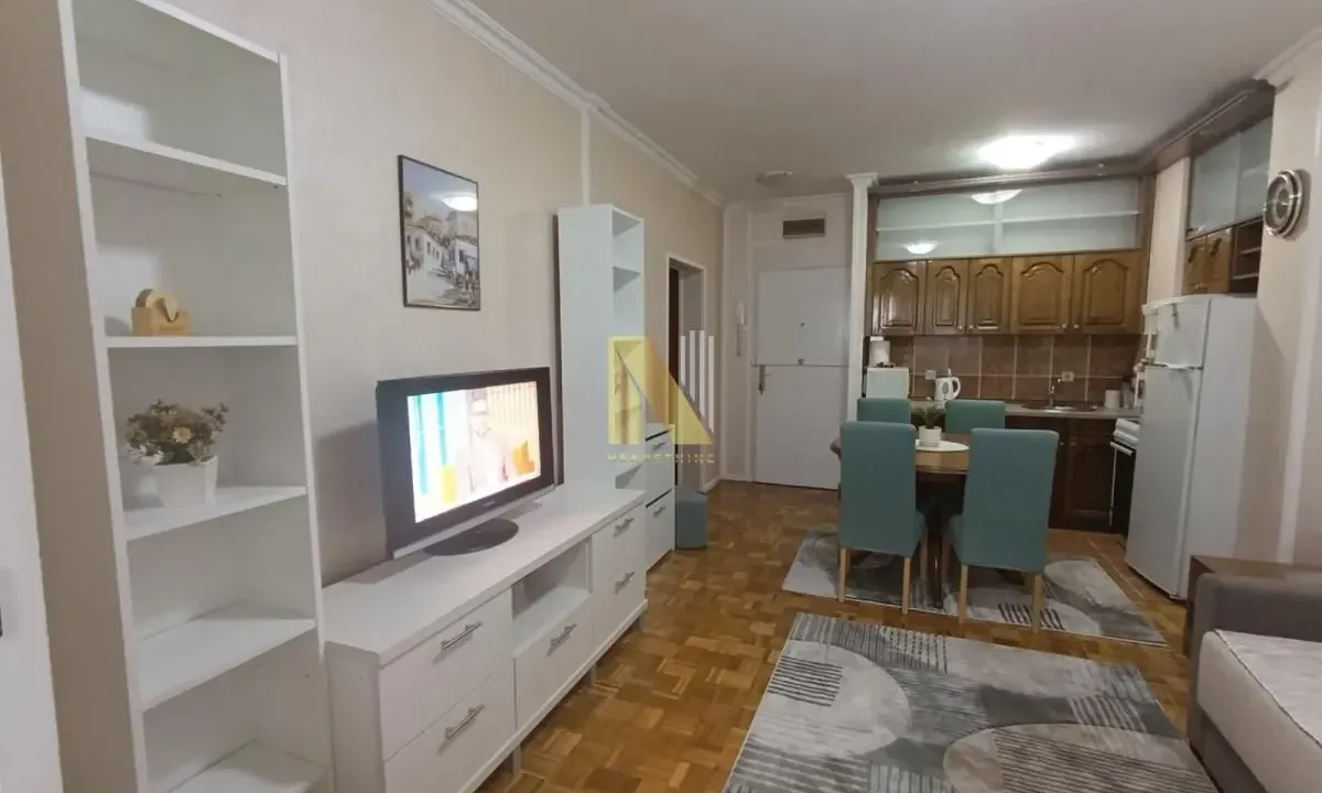 Izdavanje, dvosoban stan, 47m², Sajmište, Novi Sad