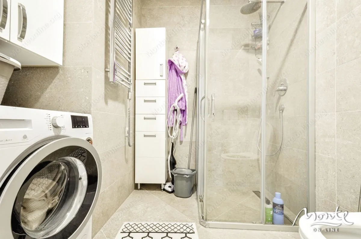 Prodaja, jednosoban stan, 54m², Tivat, Crna Gora