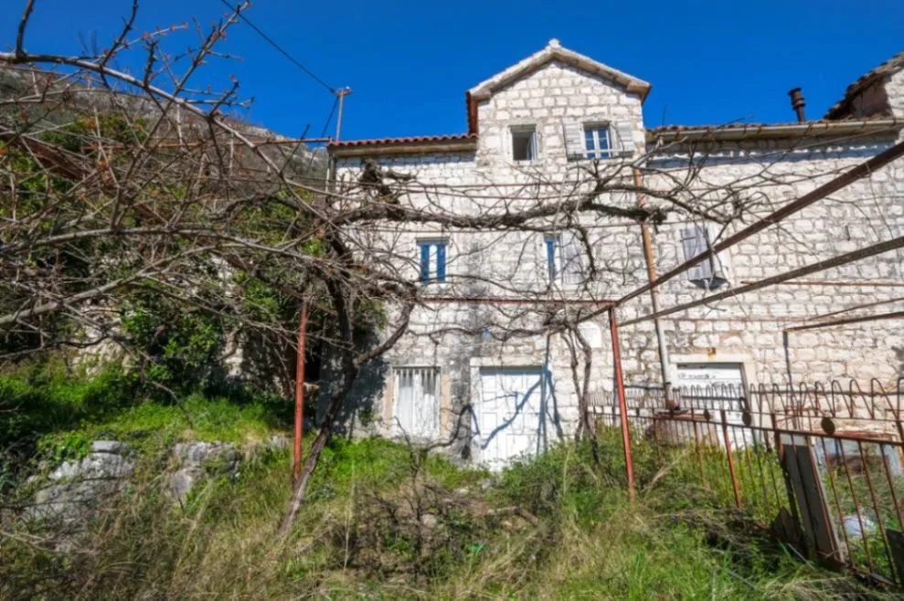 Prodaja, kuća, 139m², Dražin Vrt, Kotor