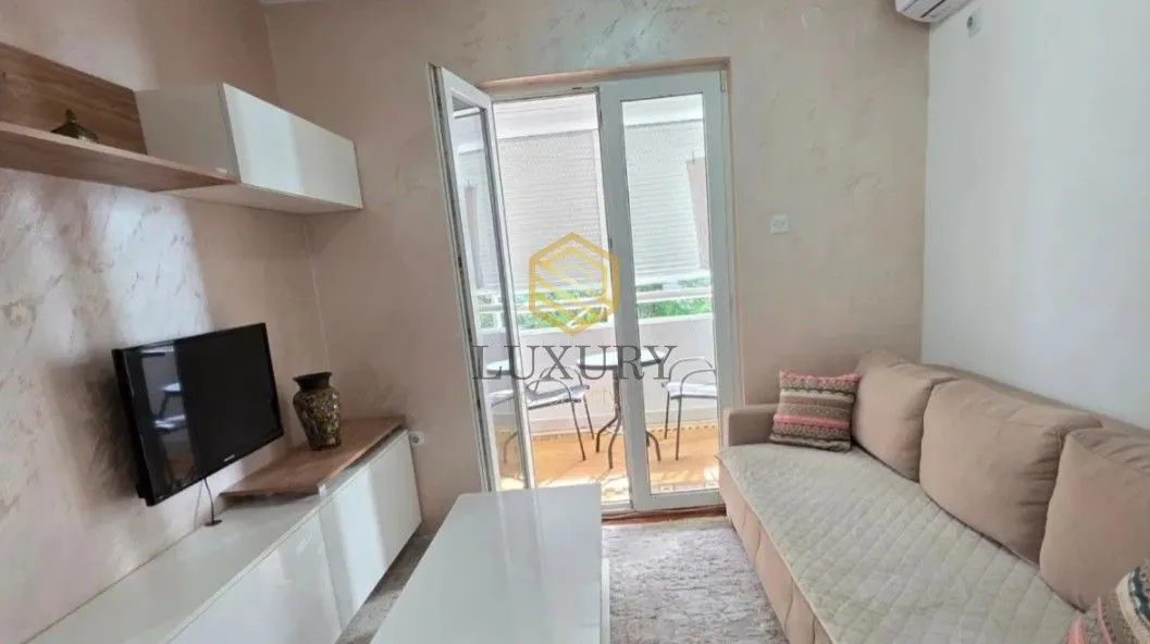 Rent, one bedroom apartment, 35m², Stari Aerodrom, Podgorica