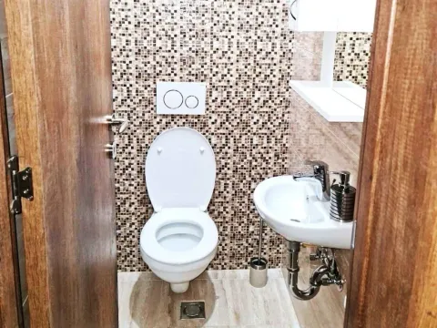 Izdavanje, kuća, 150m², Spuž, Danilovgrad - image 11