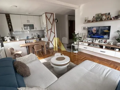 Prodaja, trosoban stan, 73m², Klisa, Novi Sad Sve Podlokacije - image 1