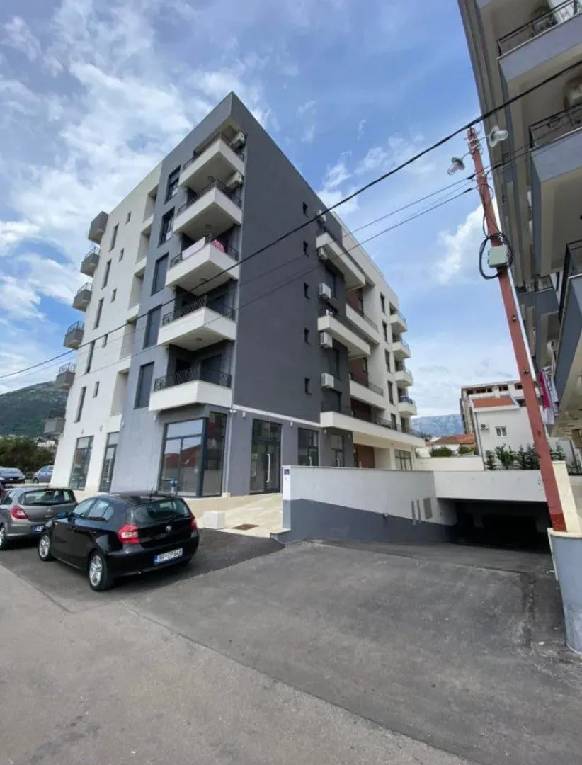 Izdavanje, jednosoban stan, 42m², Ilino, Bar