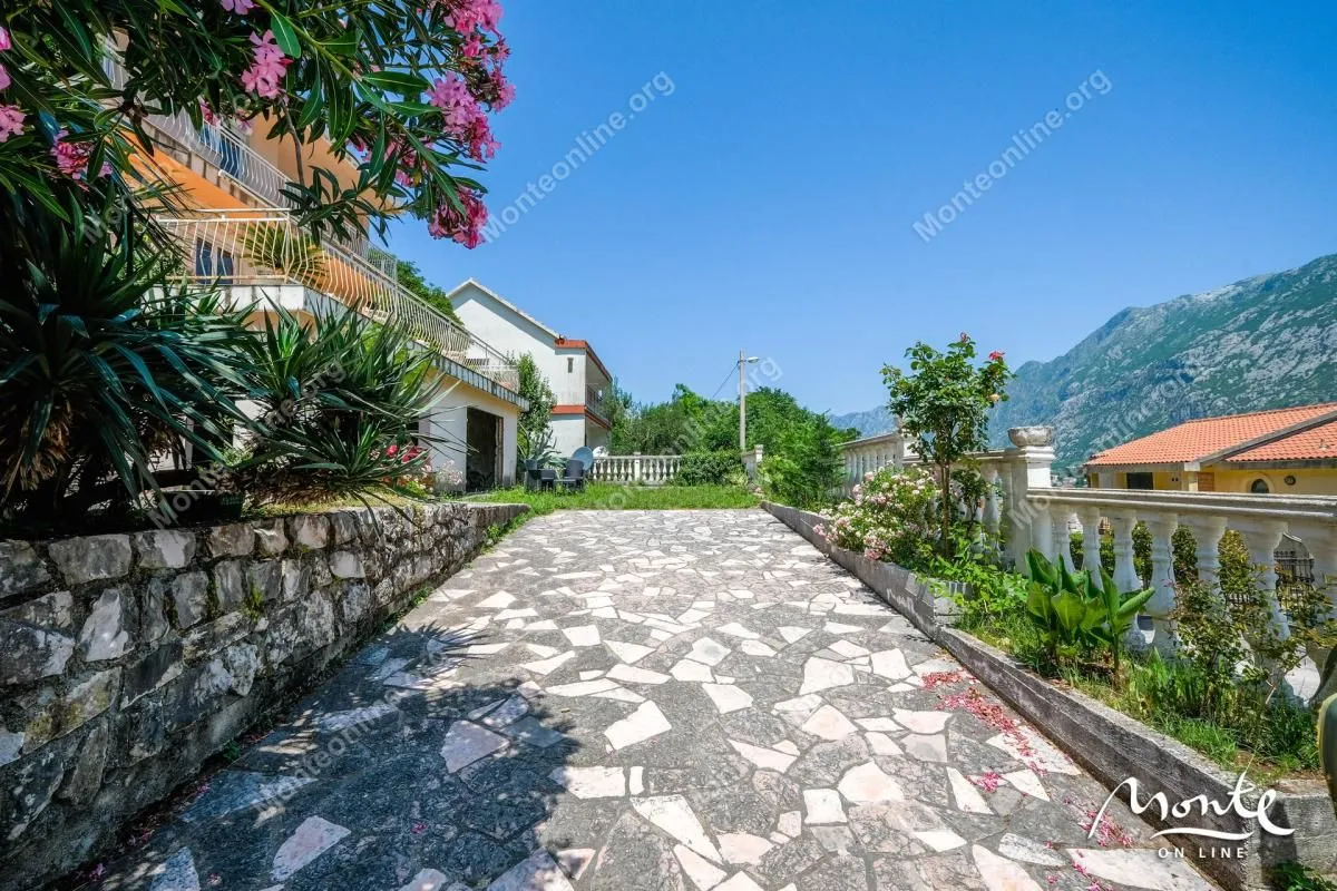 Prodaja, kuća, 172m², Muo, Kotor