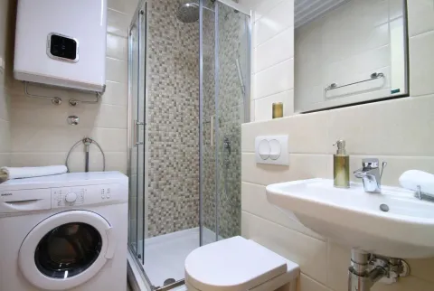 Rent, one bedroom apartment, 40m², Centar, Budva - image 6