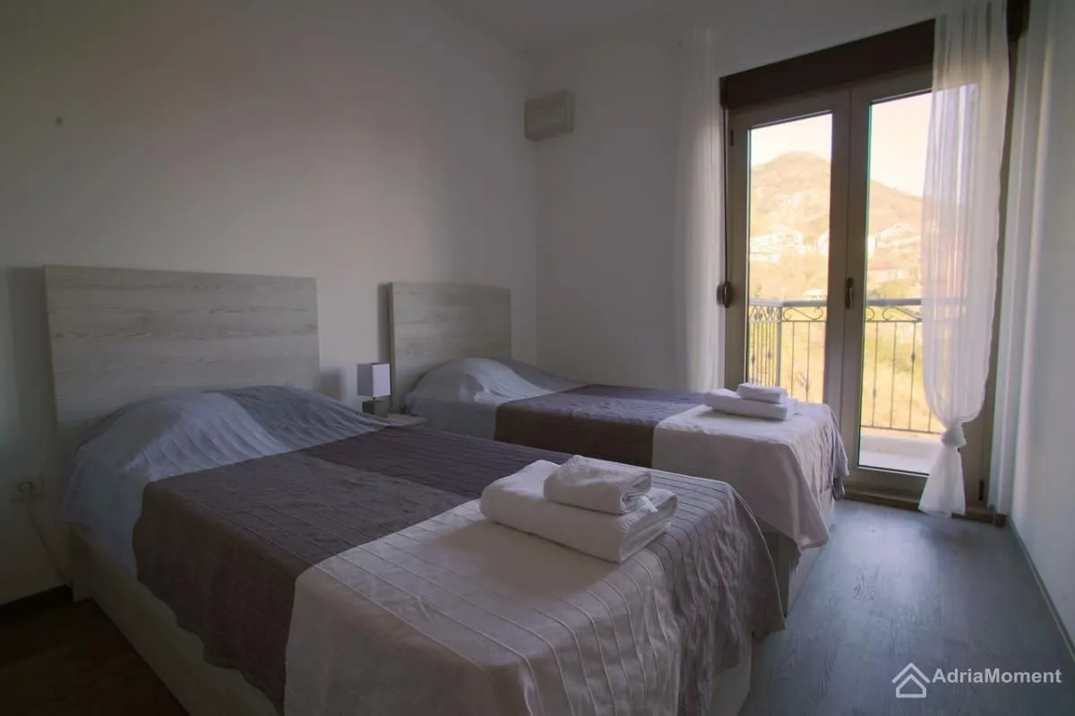 Prodaja, dvosoban stan, 73m², Tivat, Crna Gora