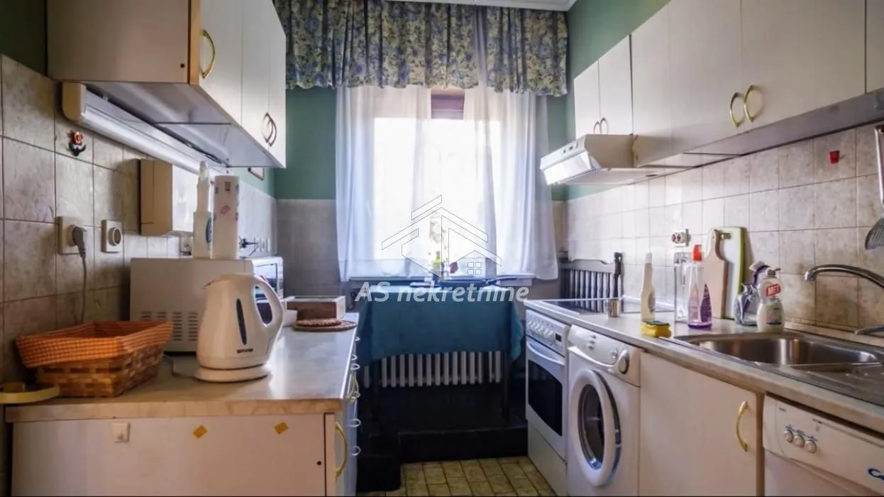 Rent, two bedroom apartment, 100m², Čukarica, Beograd