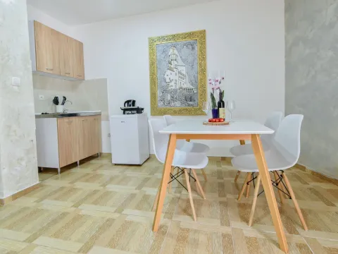 Izdavanje, jednosoban stan, 42m², Bečići, Budva - image 14