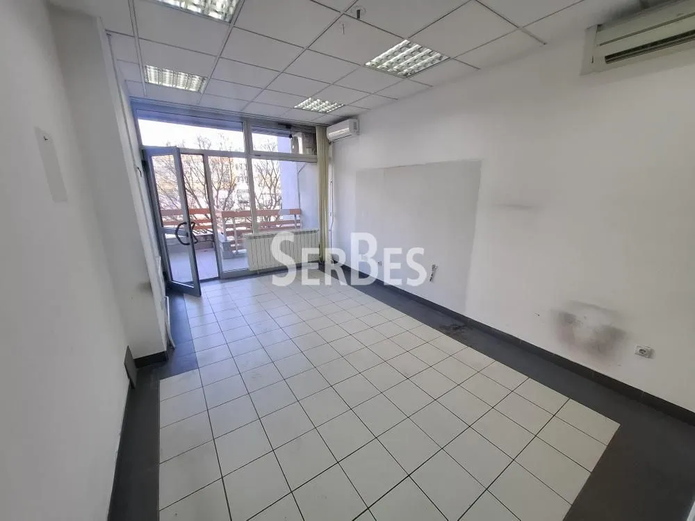 Rent, office space, 400m², Bulevar Oslobodjenja, Novi Sad Sve Podlokacije