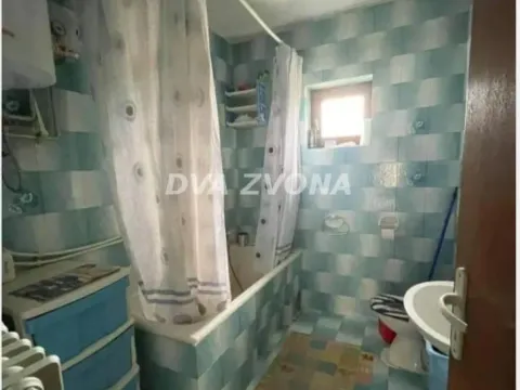 Prodaja, kuća, 420m², Farkaždin, Zrenjanin - image 12