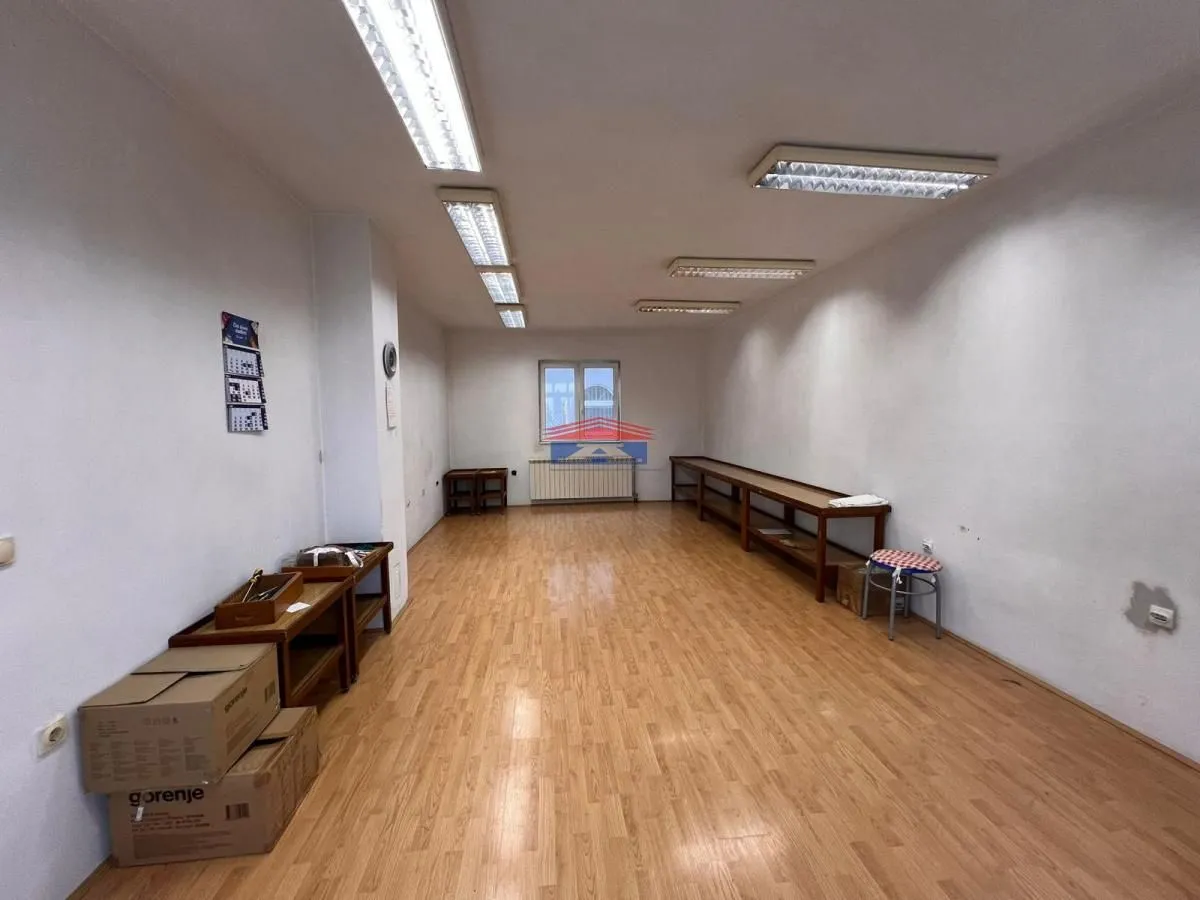 Rent, office space, 180m², Rumenka, Novi Sad Sve Podlokacije